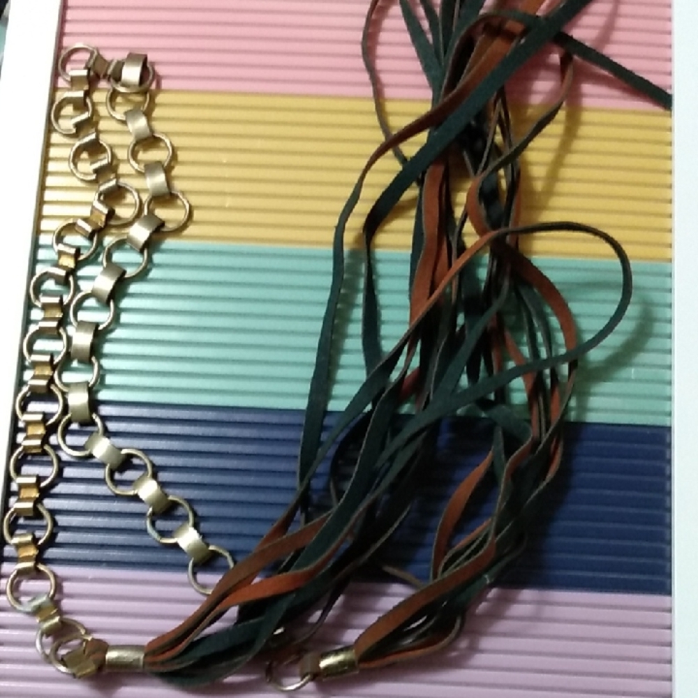 C. Vtg 70s Boho Bohemian Hippie Suede Brass Loops Belt